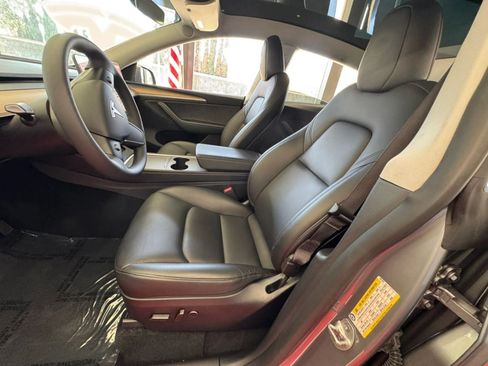 Used 2024 Tesla Model Y Long Range AWD/4WD image 10