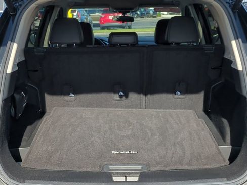 Used 2021 Nissan Rogue SV w/ Premium Package image 13