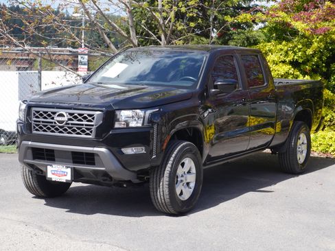 Certified 2023 Nissan Frontier SV w/ Technology Package AWD/4WD image 2