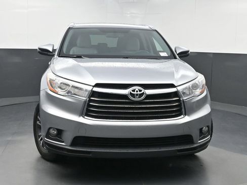Used 2016 Toyota Highlander XLE AWD/4WD image 39