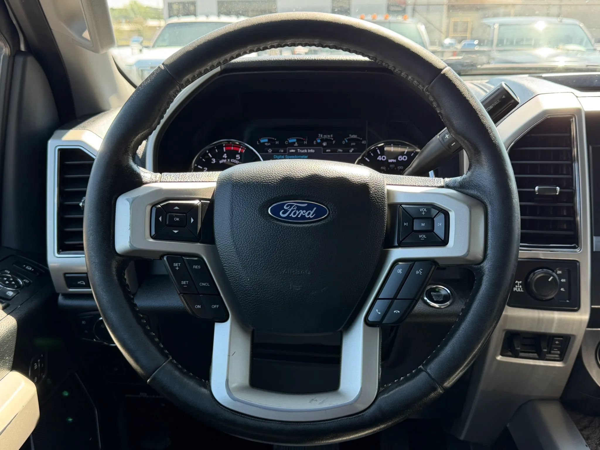 Used 2019 Ford F250 Lariat w/ Lariat Ultimate Package AWD/4WD image 27
