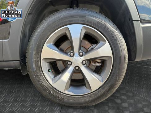 Used 2021 Jeep Cherokee Limited w/ Mopar Interior Package AWD/4WD image 20