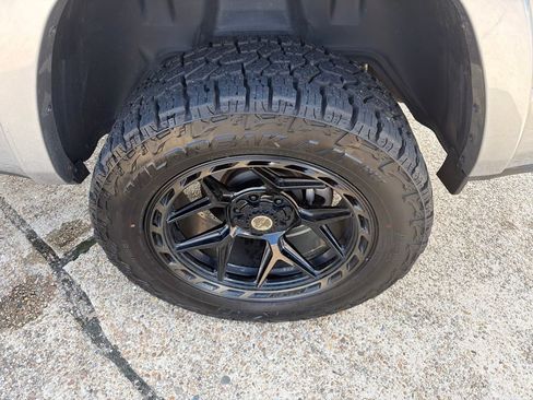Used 2023 RAM 1500 Limited AWD/4WD image 10