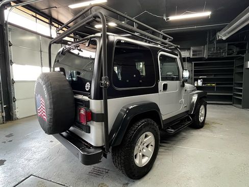 Used 2005 Jeep Wrangler Rubicon AWD/4WD image 3