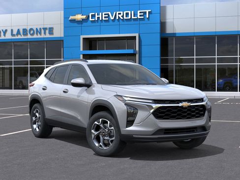 New 2025 Chevrolet Trax LT w/ Driver Confidence Package image 9