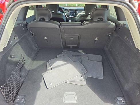 Certified 2022 Volvo XC60 B6 Inscription w/ Advanced Package image 14