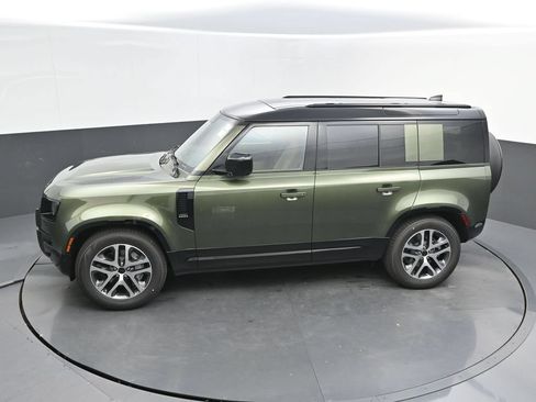 New 2026 Land Rover Defender 110 X-Dynamic SE AWD/4WD image 33