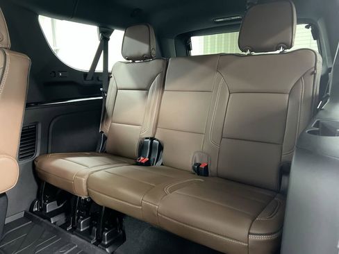 New 2026 Chevrolet Suburban High Country image 25