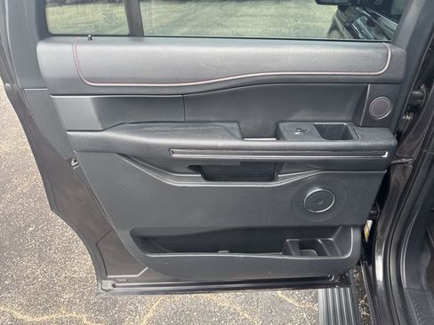 Used 2022 Ford Expedition Max Limited image 31