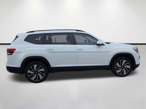 Used 2024 Volkswagen Atlas SE FWD image 3