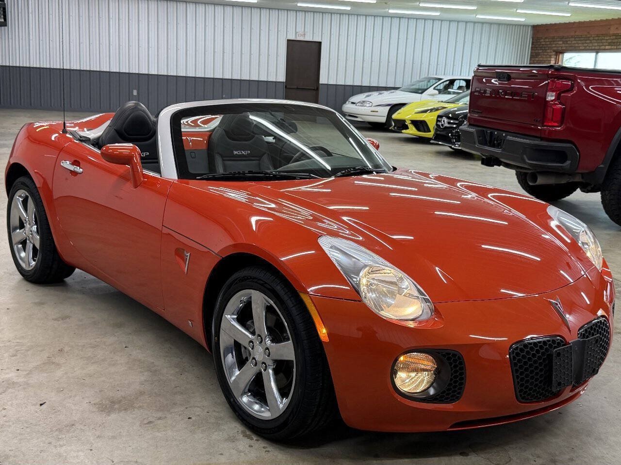 Used 2008 Pontiac Solstice GXP w/ Premium Package RWD image 1