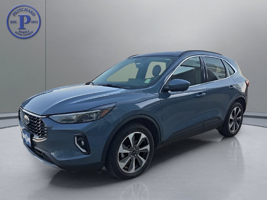 Certified 2023 Ford Escape Platinum AWD/4WD image 3
