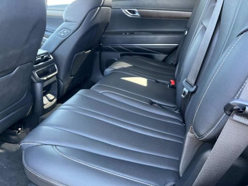 Used 2024 Genesis GV80 2.5T AWD/4WD image 19