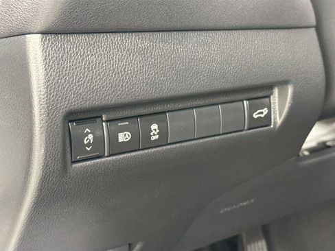 Certified 2023 Toyota Venza LE AWD/4WD image 15