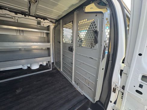 Used 2016 Chevrolet Express 3500 image 10