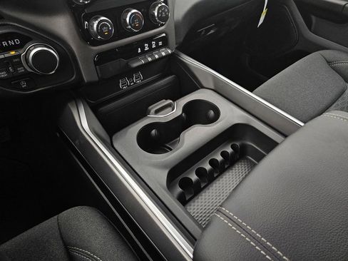 New 2026 RAM 1500 Express AWD/4WD image 30