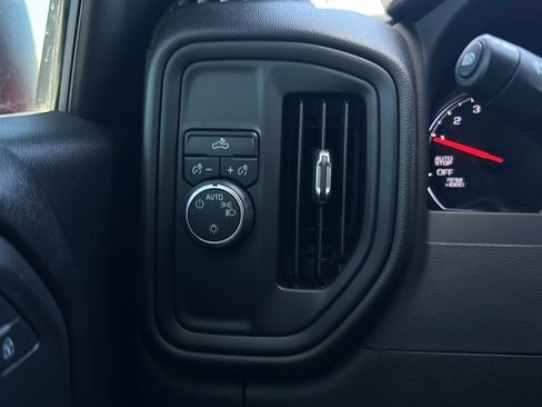 Used 2023 Chevrolet Silverado 1500 Custom image 33