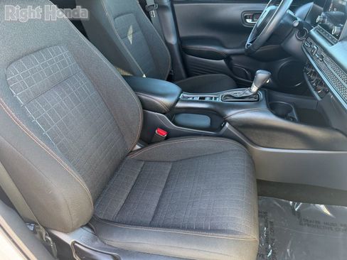Certified 2025 Honda HR-V Sport image 13