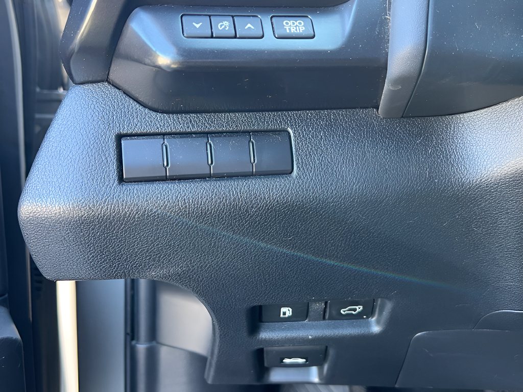 Used 2020 Lexus UX 250h w/ Premium Package AWD/4WD image 20