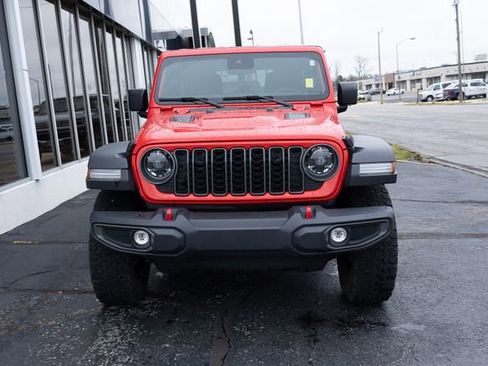 Used 2025 Jeep Wrangler Unlimited Rubicon w/ Convenience Group image 7