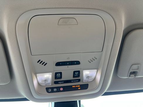 Used 2019 GMC Acadia Denali w/ Technology Package AWD/4WD image 35