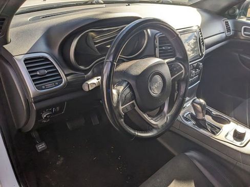 Certified 2022 Jeep Grand Cherokee Laredo X image 8