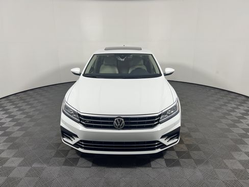 Used 2019 Volkswagen Passat 2.0T SE R-Line FWD image 8