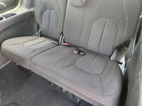 Used 2020 Chrysler Pacifica Touring w/ S Appearance Package FWD image 38