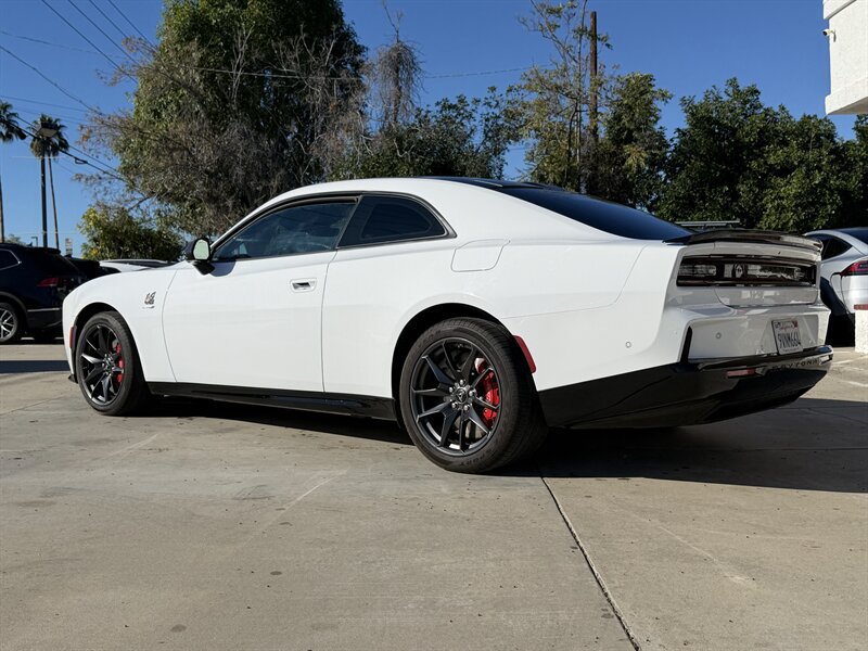 Used 2024 Dodge Charger Daytona Scat Pack w/ Plus Group AWD/4WD image 5
