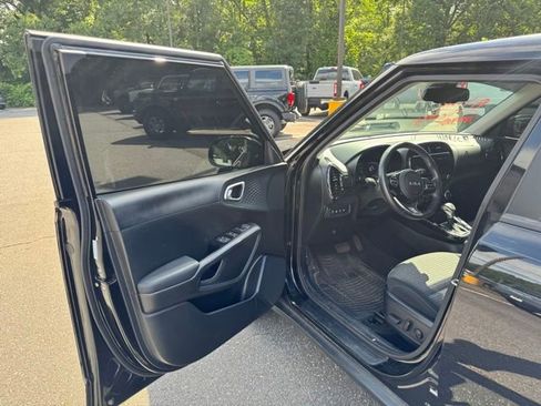 Used 2024 Kia Soul EX FWD image 12