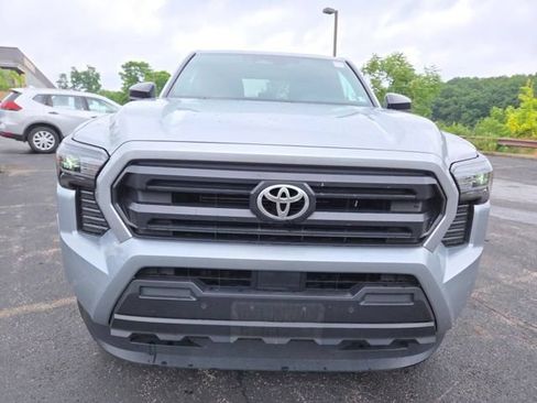 Used 2024 Toyota Tacoma SR w/ SR Upgrade Package AWD/4WD image 18