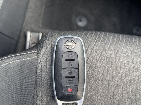 Used 2025 Nissan Rogue SV AWD/4WD image 22