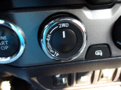 Used 2019 Toyota Tacoma TRD Off-Road AWD/4WD image 21