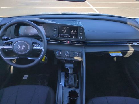 New 2026 Hyundai Elantra SE FWD image 15