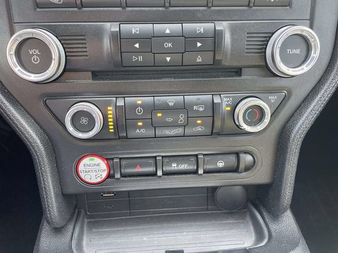Used 2016 Ford Mustang Coupe RWD image 29