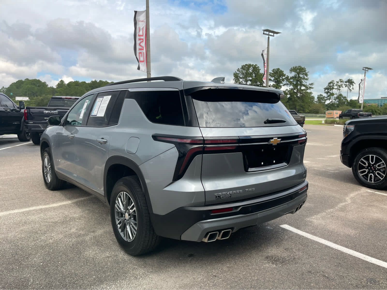 Used 2024 Chevrolet Traverse LT AWD/4WD image 7