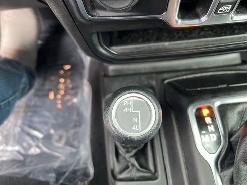 Used 2021 Jeep Gladiator Sport image 38