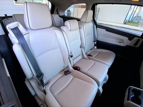 Used 2025 Honda Odyssey Touring image 19