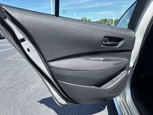 Used 2025 Toyota Corolla LE FWD image 12