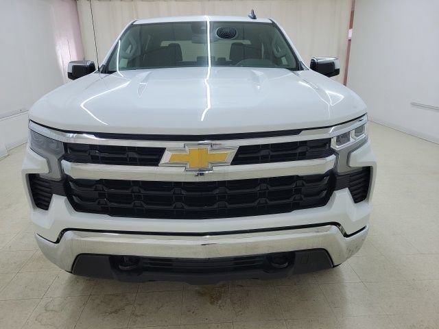 Used 2023 Chevrolet Silverado 1500 LT AWD/4WD image 2