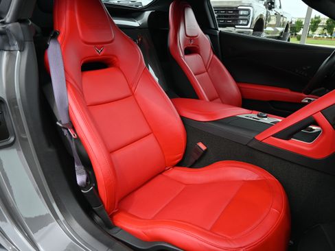 Used 2015 Chevrolet Corvette Z06 w/ 3LZ Preferred Equipment Group RWD image 34