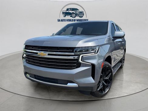 Used 2021 Chevrolet Suburban LT RWD image 6