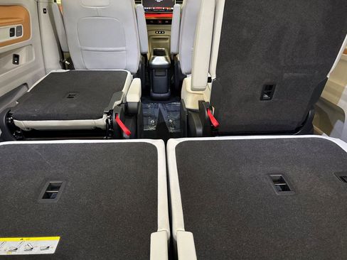 New 2025 Volkswagen ID. Buzz 1st Edition image 14