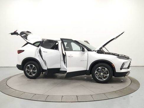 Used 2025 Chevrolet Blazer LT AWD/4WD image 16
