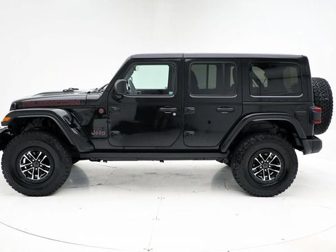 Used 2024 Jeep Wrangler Unlimited Rubicon AWD/4WD image 7
