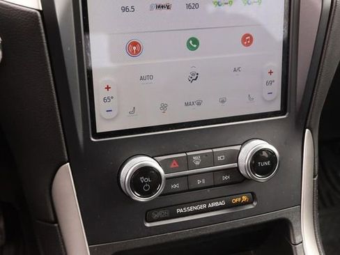 Certified 2024 Ford Edge SEL image 17