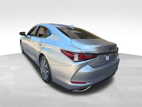 Used 2023 Lexus ES 350 w/ Premium Package image 4