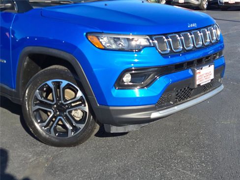 Certified 2022 Jeep Compass Limited image 2