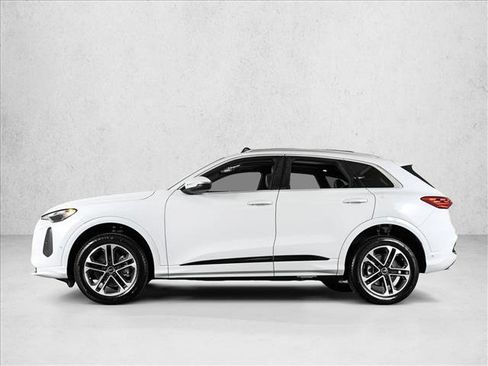 New 2025 Audi Q5 Premium image 9