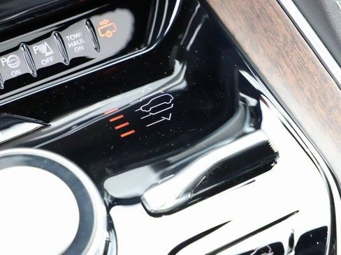 New 2024 Jeep Grand Wagoneer L Base w/ Convenience Group III image 40